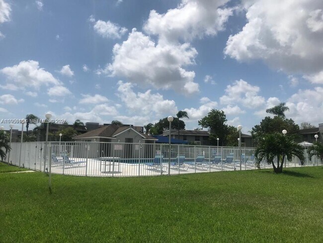 Building Photo - 439 NE 210th Cir Terrace