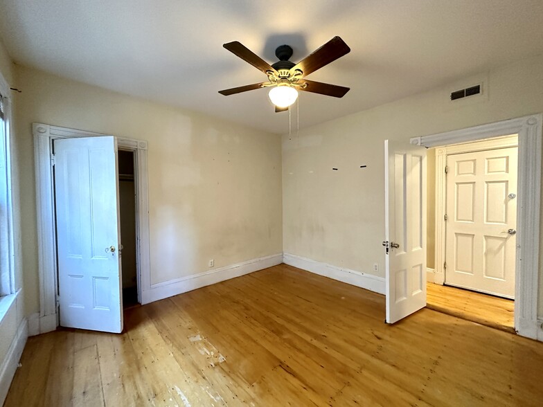 Building Photo - 5 Sachem St