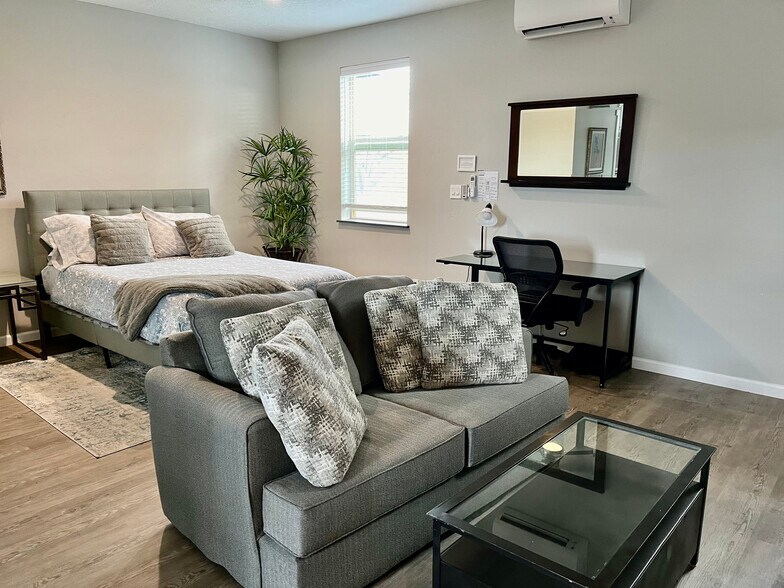 Building Photo - 241 E 36th St