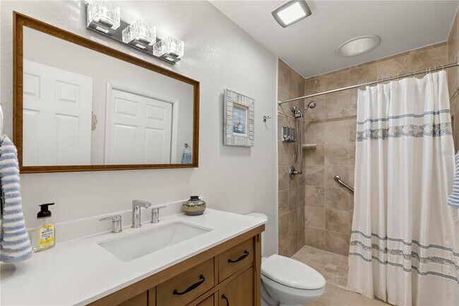 Building Photo - 17527 Canal Shores Dr