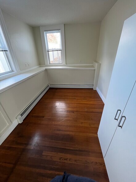 Building Photo - 33 White St