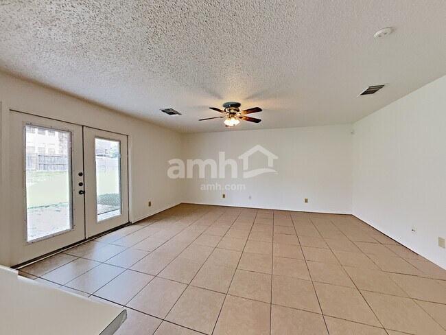 Building Photo - 8302 Parry Path