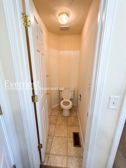 Building Photo - 7324 Edgebrook Dr