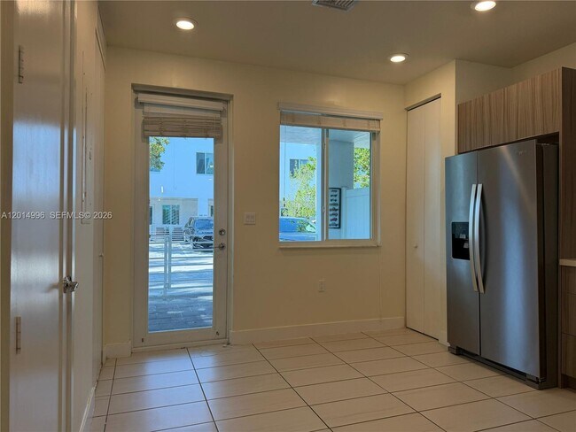 Building Photo - 10222 NW 64th Way