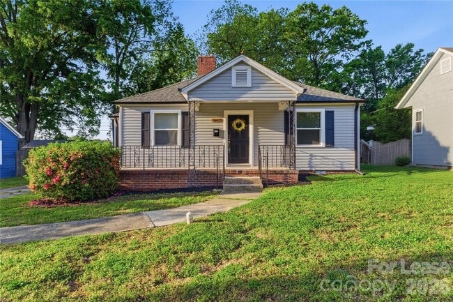 Building Photo - 2405 Greenland Ave