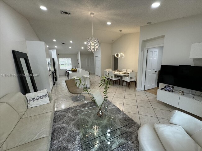 Building Photo - 2002 Andromeda Ln