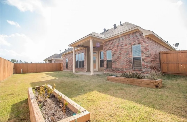 Building Photo - 306 Camelback Dr