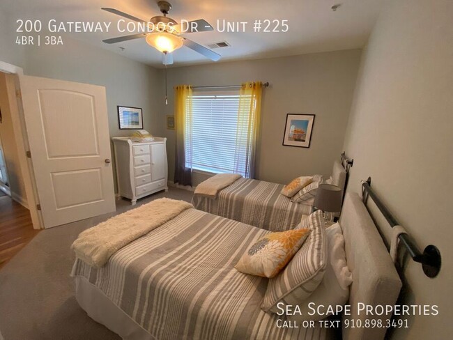 Building Photo - 4bed/2.5 Bath Apartment in Surf City