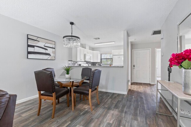 Building Photo - Ready to move in!