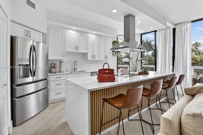 Building Photo - 20185 E Country Club Dr