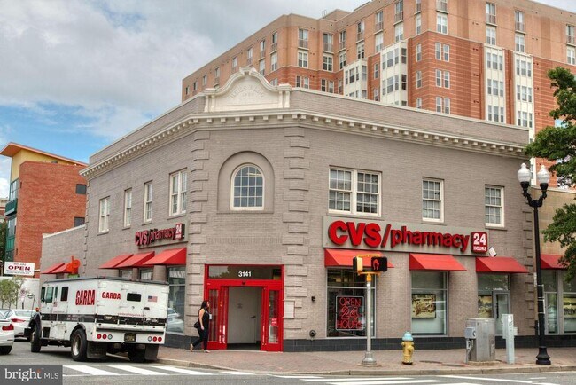 Building Photo - 1021 N Garfield St