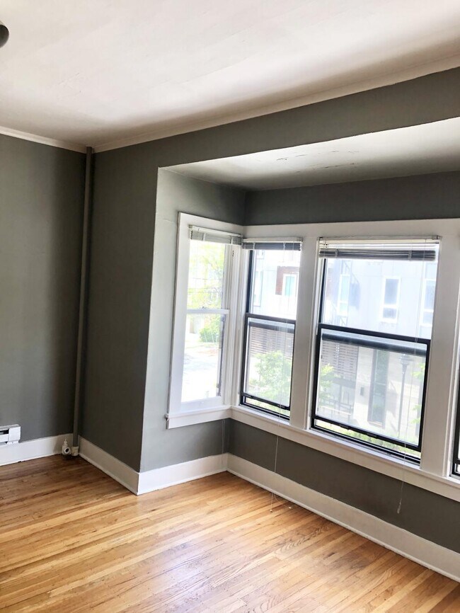 Building Photo - Snyder/Duke Apts - 1 bedroom