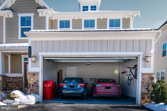 Building Photo - 315 Quarry Point Rd