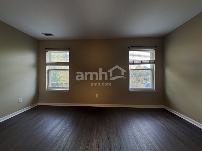 Building Photo - 10755 Talisman Dr