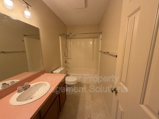 Building Photo - 700 Rife Rd