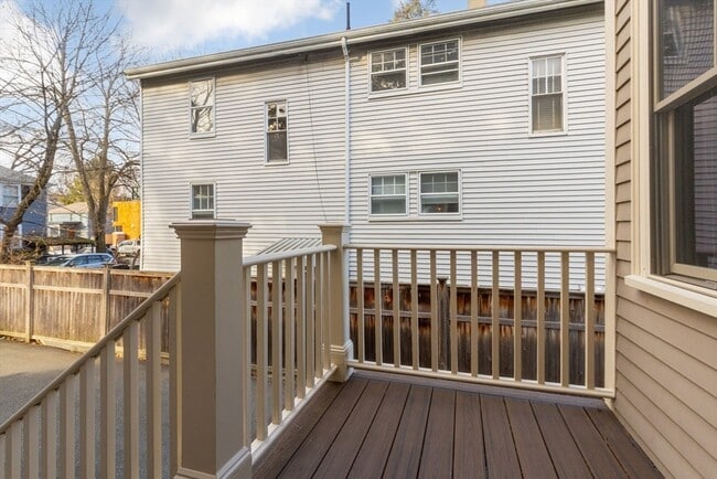 Building Photo - 368 Concord Ave