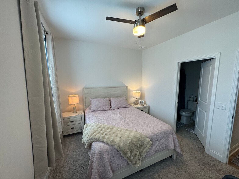 Building Photo - 5009 Layman Dr