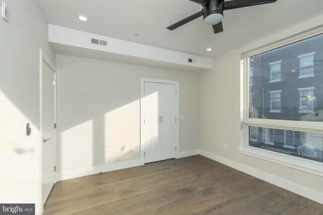 Building Photo - 920 N 15th St