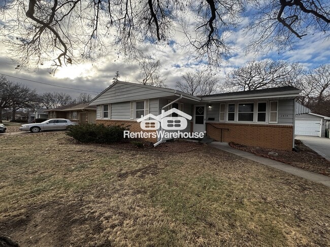 Building Photo - 2816 Vine St