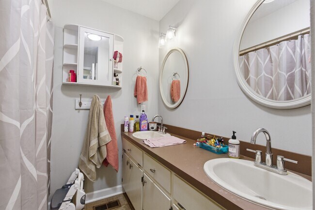 Building Photo - 601 Winged Foot Ct