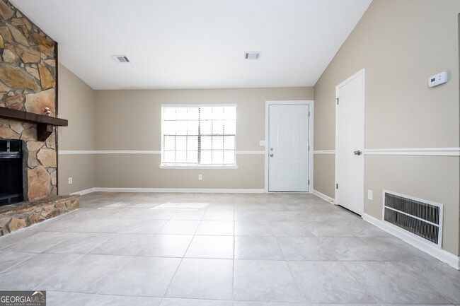 Building Photo - 5722 Phillips Dr