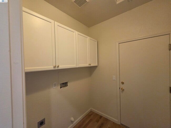 Building Photo - 1646 Mallard St