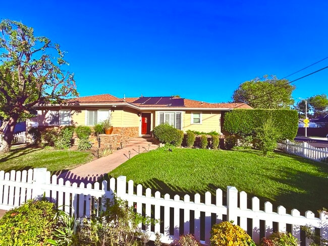 Building Photo - 6424 Penfield Ave