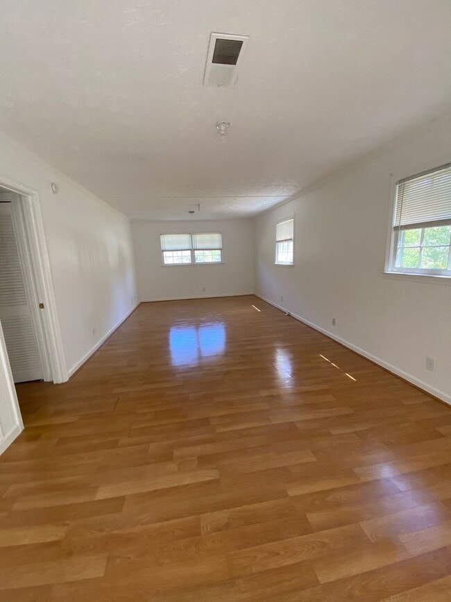 Building Photo - 4 Bedroom Home in Norcross  --Coming Soon!!!!