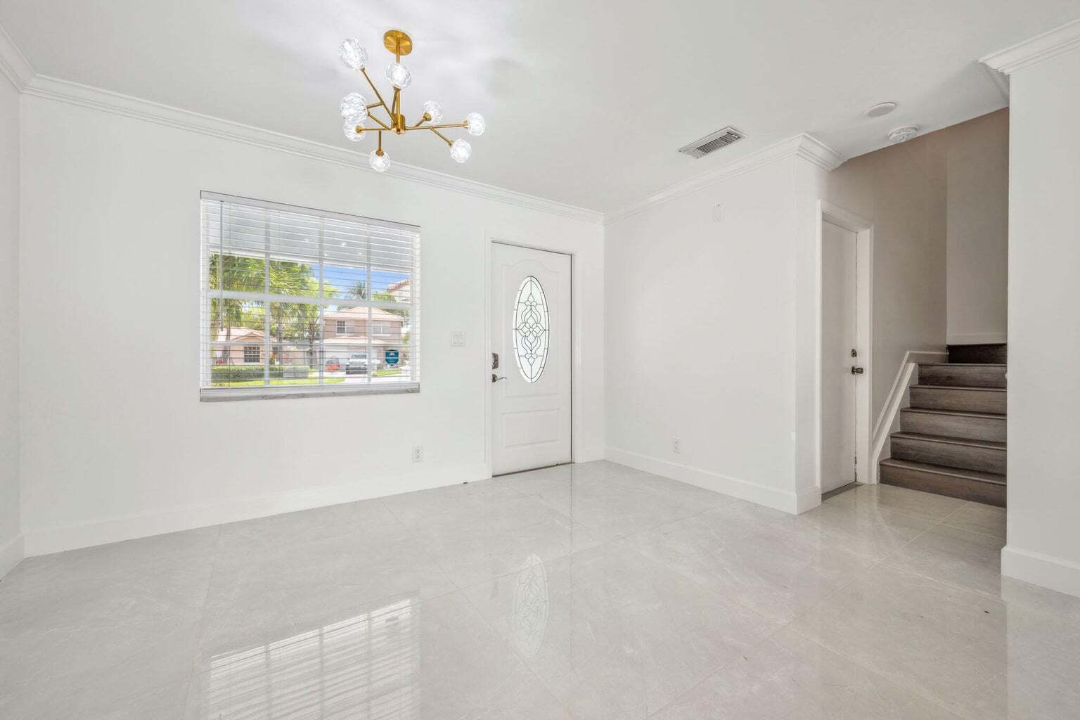 Building Photo - 3460 Commodore Ct