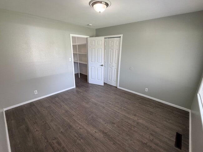 Building Photo - 1255 Montana St