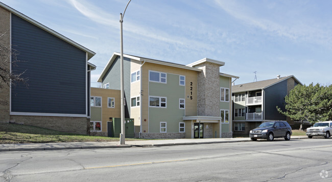 Primary Photo - Mckinley Gardens Apartments