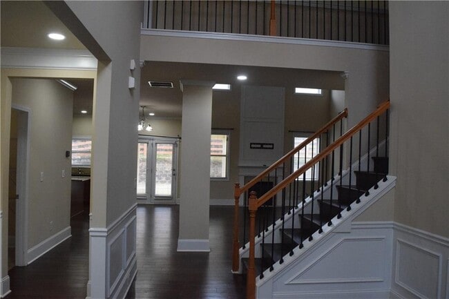 Building Photo - 480 Meadow Hill Dr