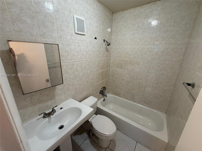 Building Photo - 8203 NW 5th Ct