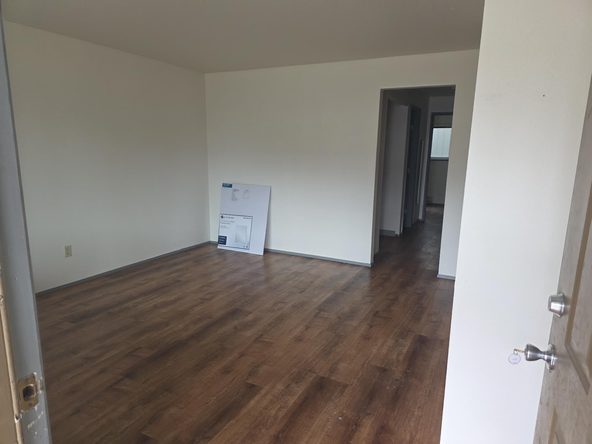 Building Photo - 300 Whitesell Ave W