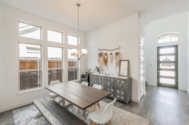 Building Photo - 711 Artesian Dr