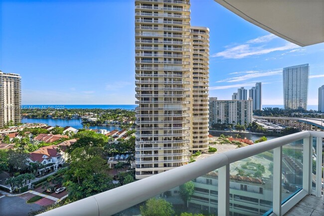 Building Photo - 19400 Turnberry Way