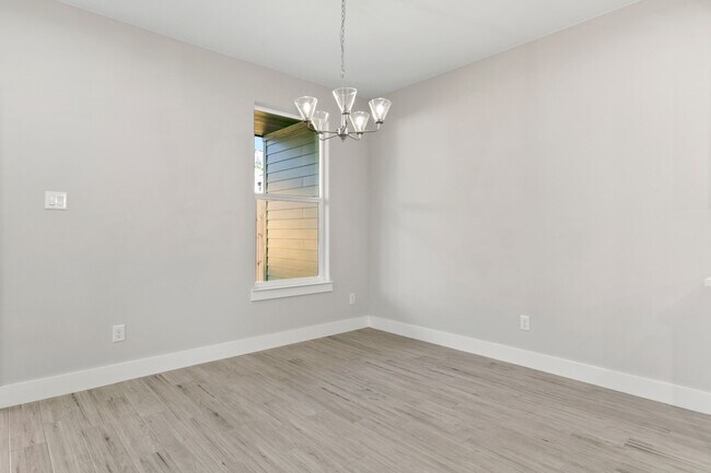 Building Photo - 404 Forest Hill Blvd