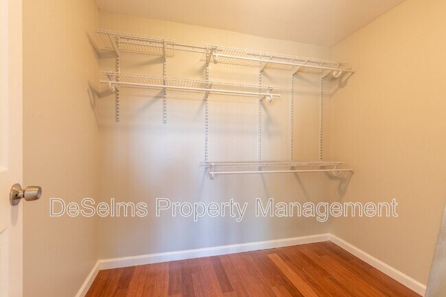 Building Photo - 4836 Bethesda-Duplex Rd
