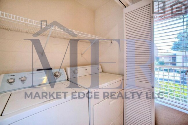 Building Photo - 2Bed/2Bath Apartment at University/Sossaman! Ready for Immediate Move-In!