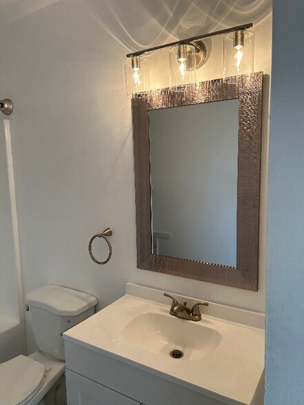 Building Photo - 131 Hufnagel Dr