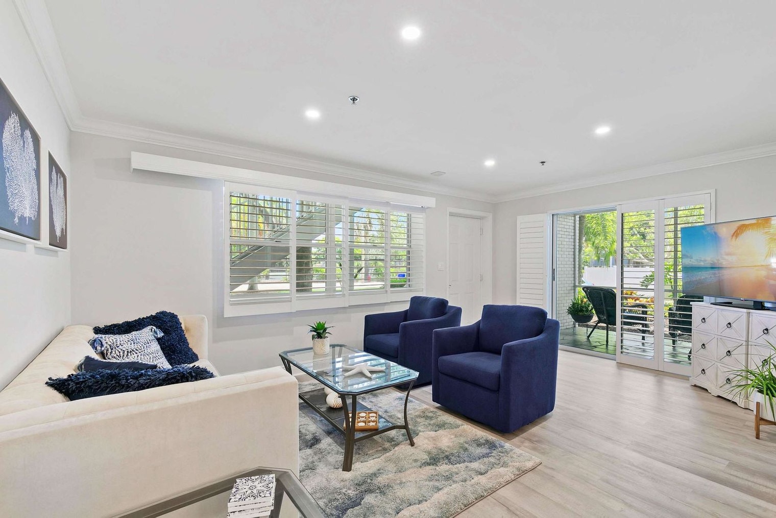 Building Photo - 800 S Golf Dr