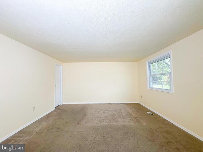 Building Photo - 673 Quail Dr