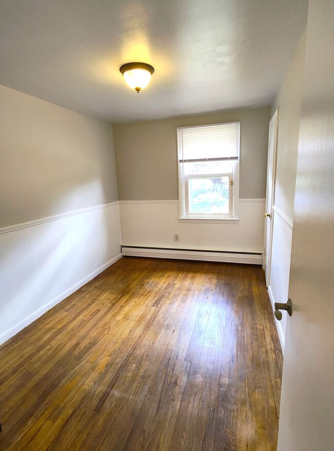 Building Photo - **West Warwick/Cowesett Single Family - $2...