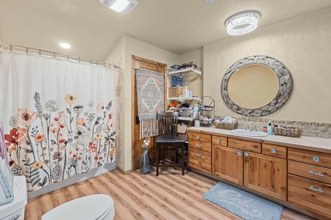 Building Photo - 1005 N 3rd St E