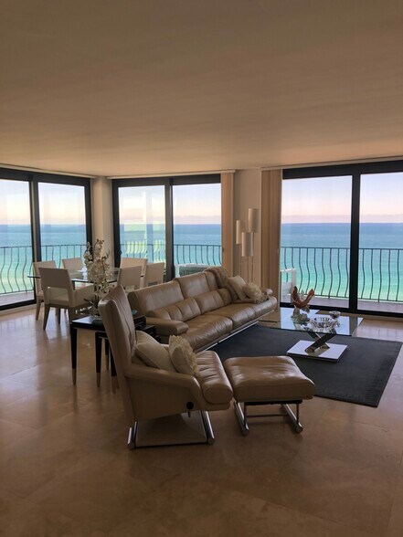 Building Photo - 8877 Collins Ave