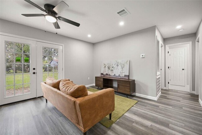 Building Photo - 6327 Mardale Dr