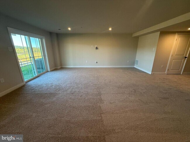 Building Photo - 44 Quarry Rd