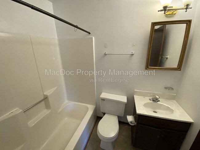 Building Photo - 5145 Cottonwood Ct