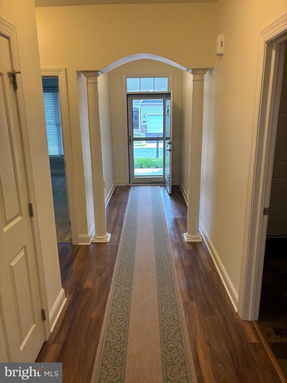 Building Photo - 151 Volpe Way
