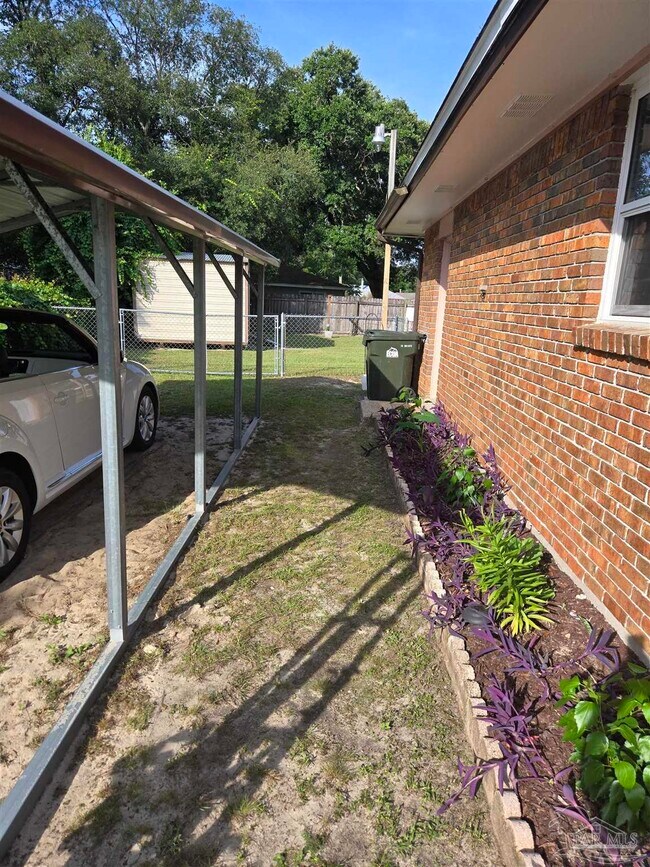 Building Photo - 8196 Sedgefield Dr